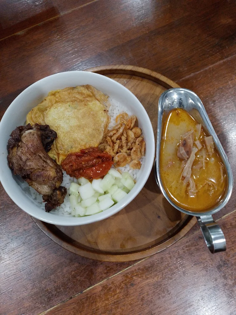 Nasi Ayam Goreng